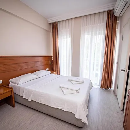 Makri Hotell 3*